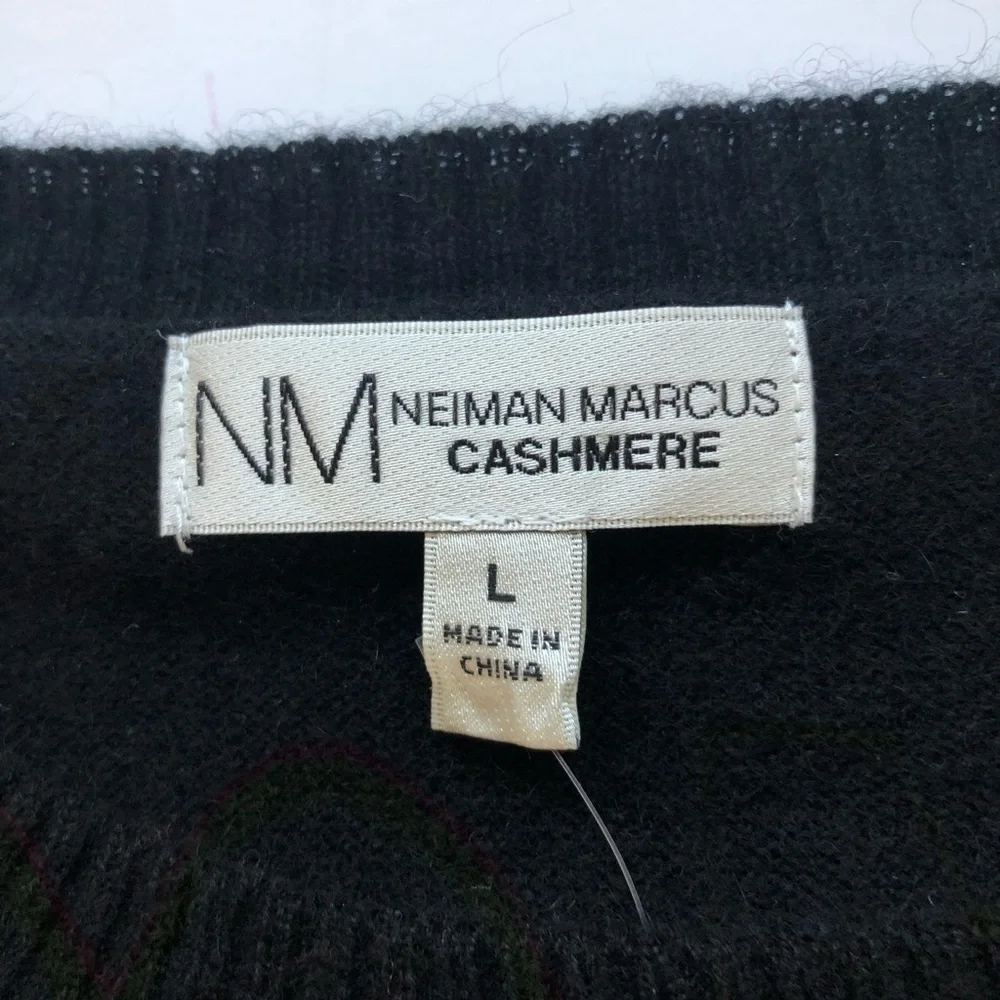 Neiman Marcus LOVE black crew neck cashmere sweater with rainbow graphic, Sz. L